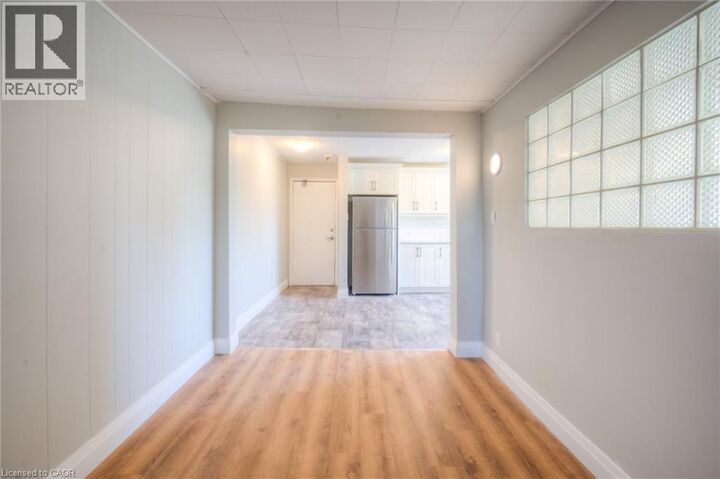 Property Photo:  158 Erb Street East 32  ON N2J 1M4 