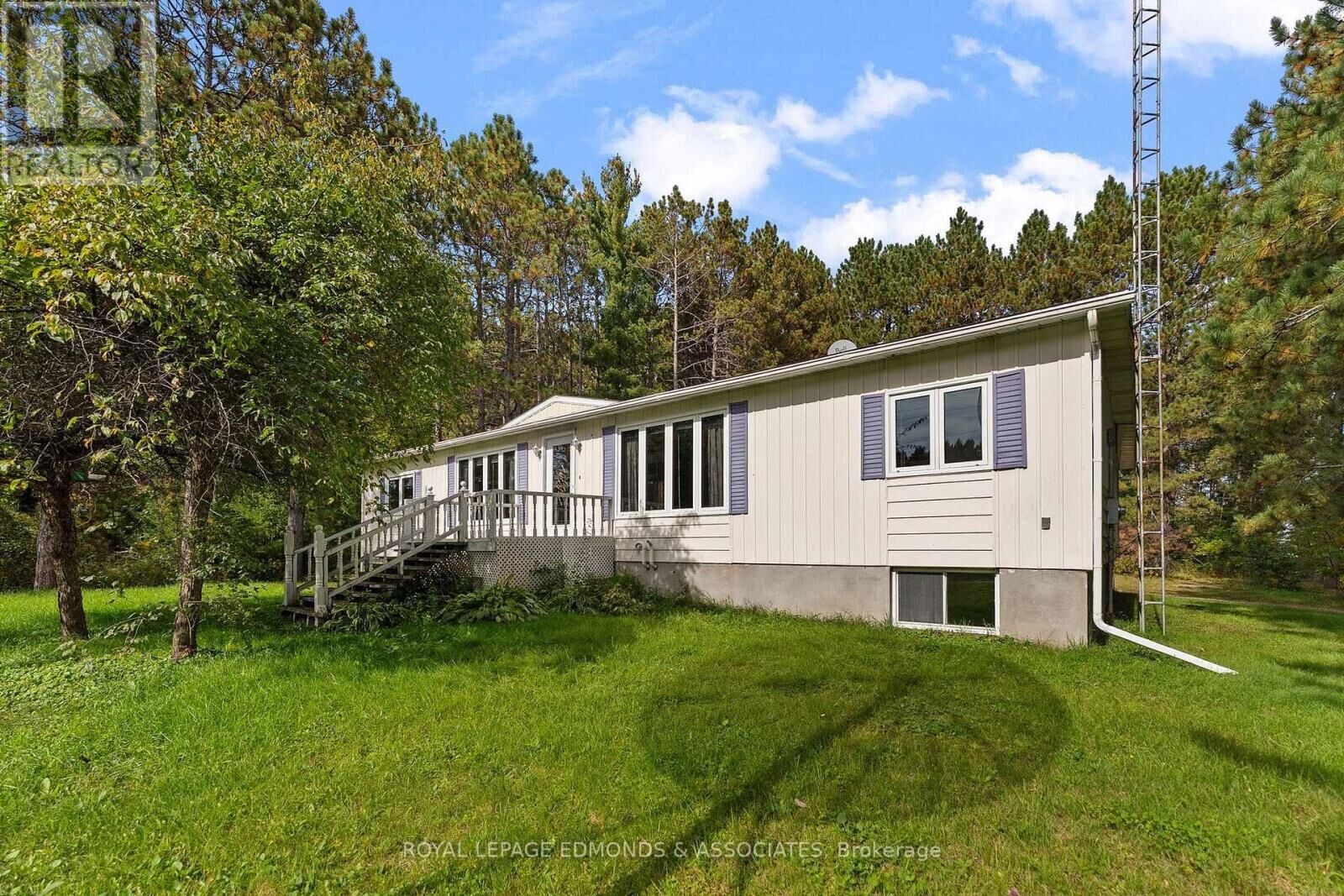 Property Photo:  2726 Round Lake Road  ON K0J 2J0 