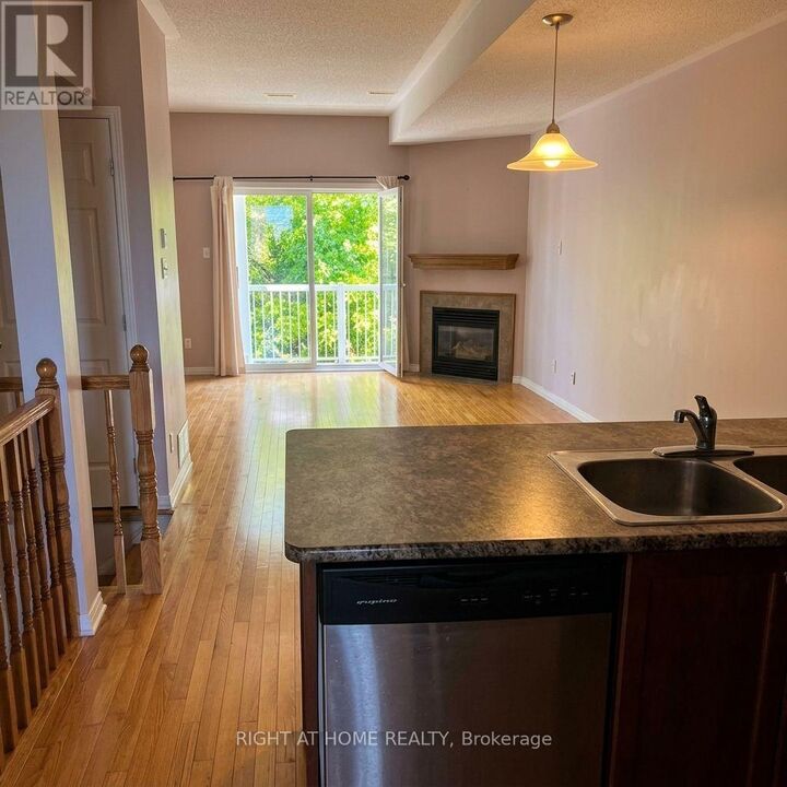 Property Photo:  1046 Redtail Private  ON K1J 0A9 