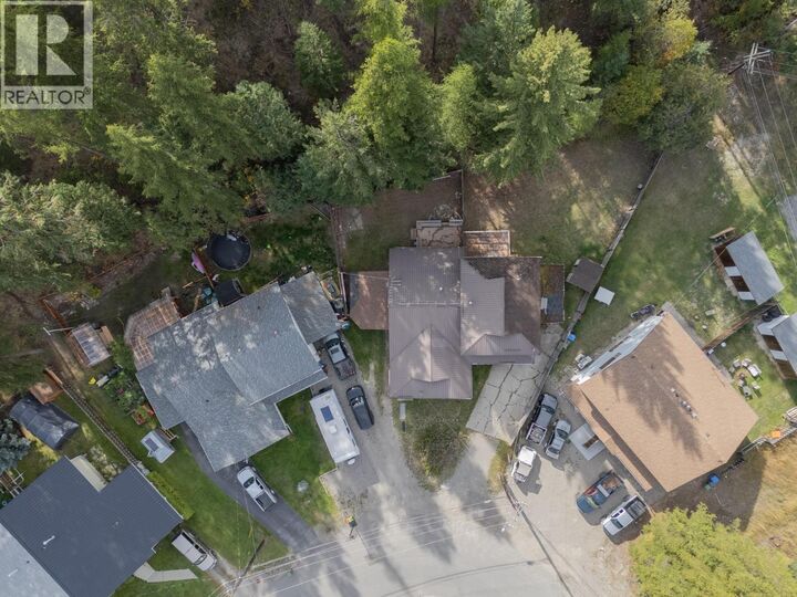 Property Photo: 281 Kimbrook Crescent BC V1A 3B1