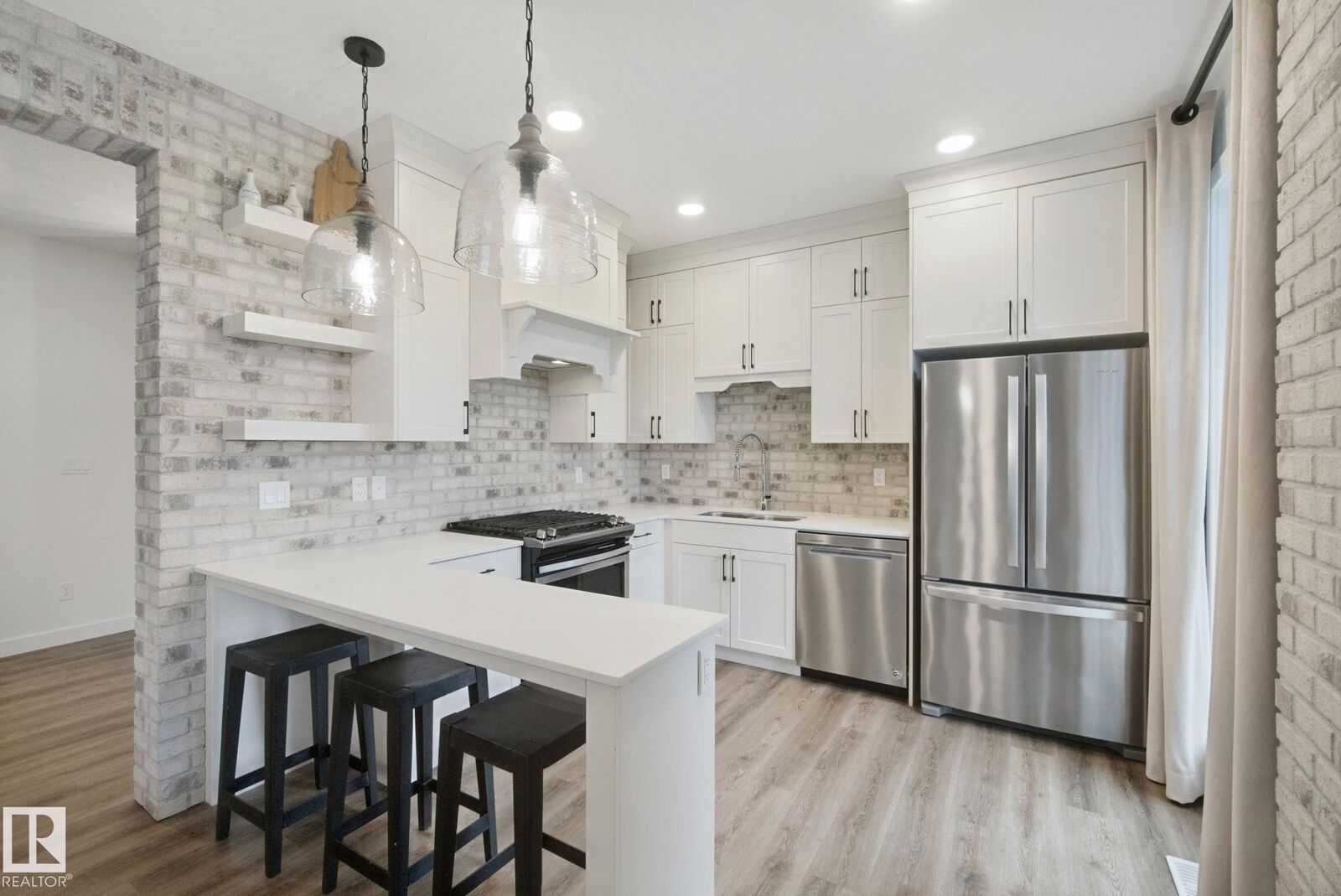 Property Photo:  1024 Berg Place  AB T9E 1M4 
