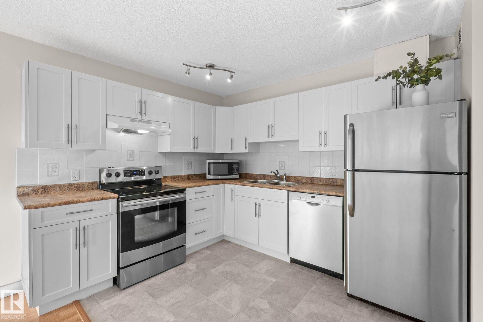 Property Photo:  9710 105 Street NW 1210  AB T5K 1A4 