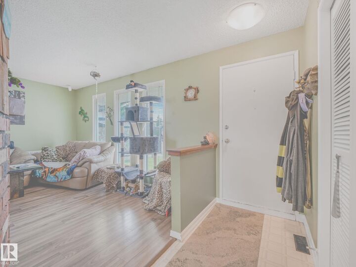 Property Photo:  11514 138 Avenue NW  AB T5X 3P4 