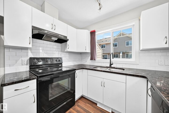 Property Photo:  7289 South Terwillegar NW 39  AB T6R 0N5 