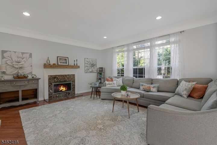 Property Photo:  2 Saunders Ln  NJ 07840 