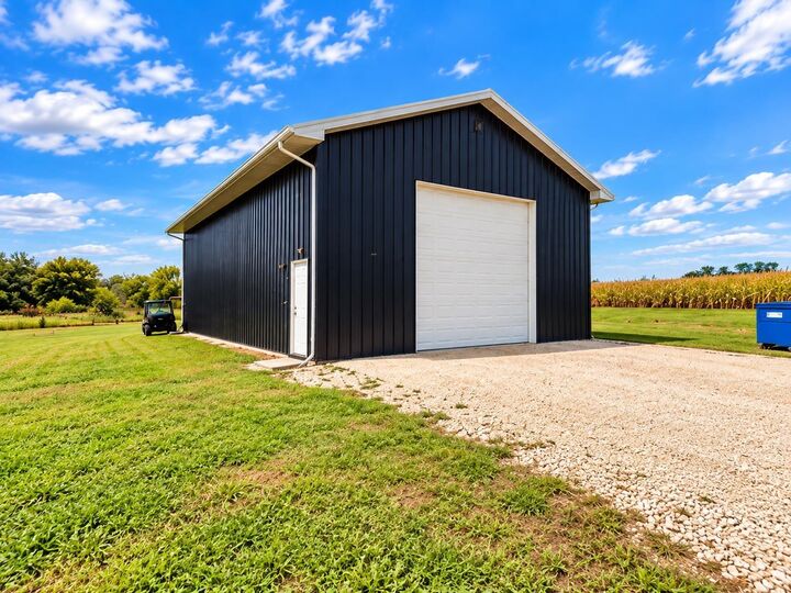 Property Photo:  4084 W Ave  IA 50662 
