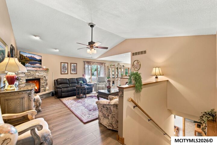 Property Photo: 2923 Morning Star Ct IA 50401
