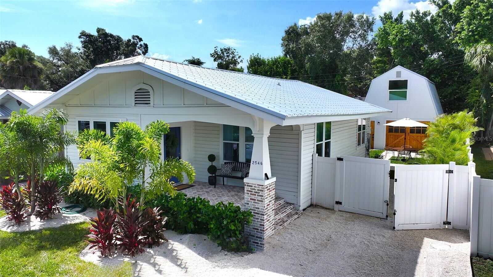 Property Photo: 2546 Loma Linda Street FL 34239
