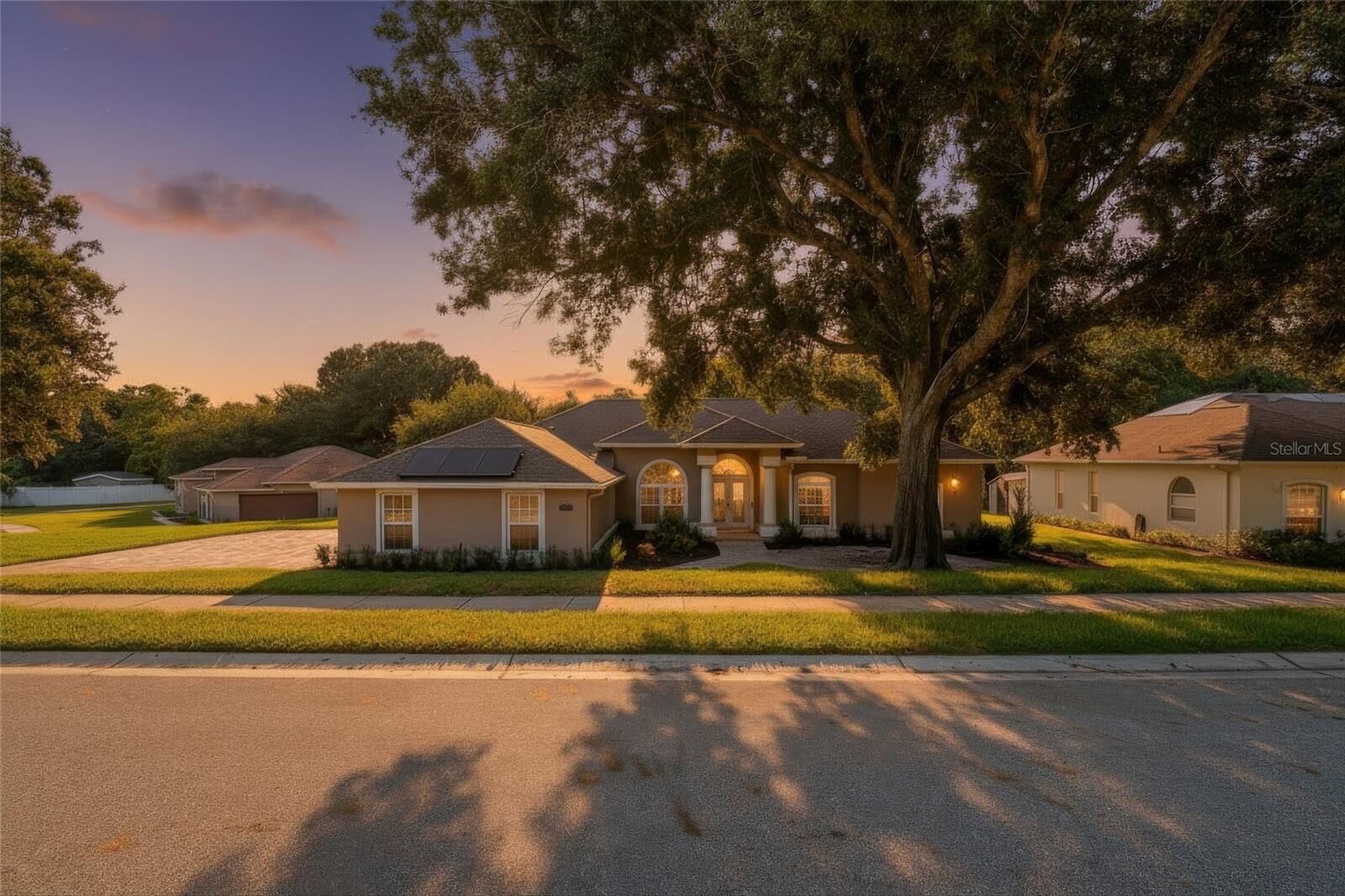 Property Photo:  16208 Arrowhead Trail  FL 34711 