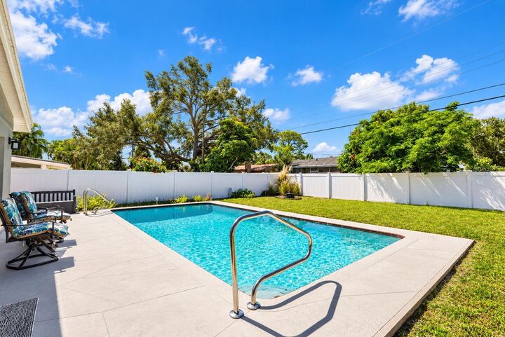 Property Photo:  4223 Narvarez Way S  FL 33712 