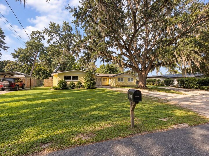 Property Photo: 2508 Stoer Island Drive FL 34748