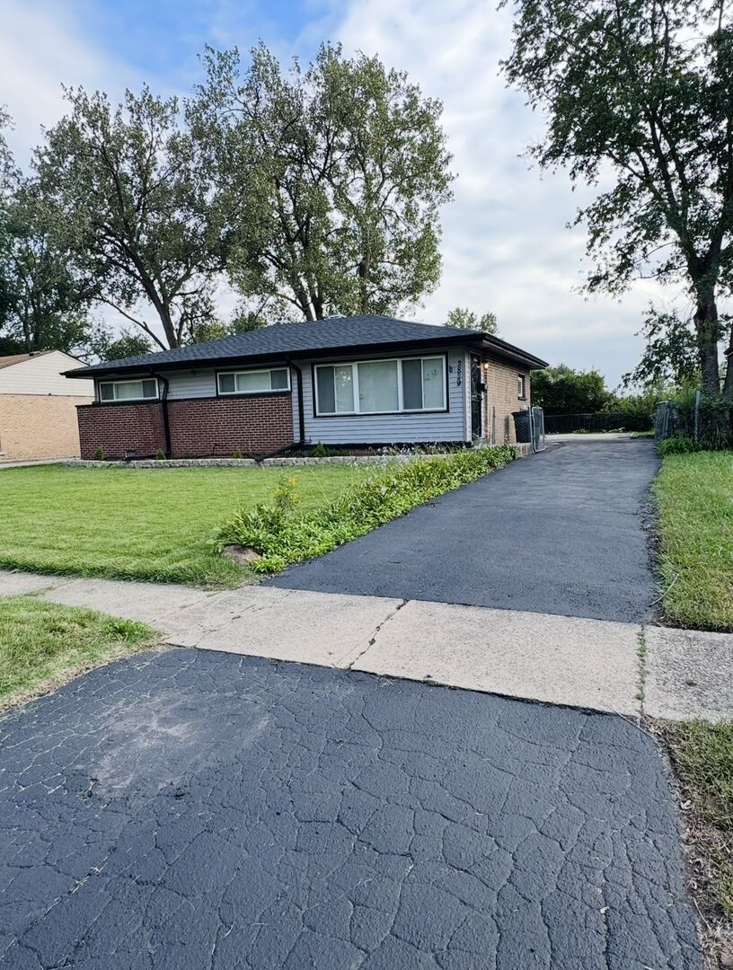 Property Photo:  2829 Stafford Drive  IL 60428 