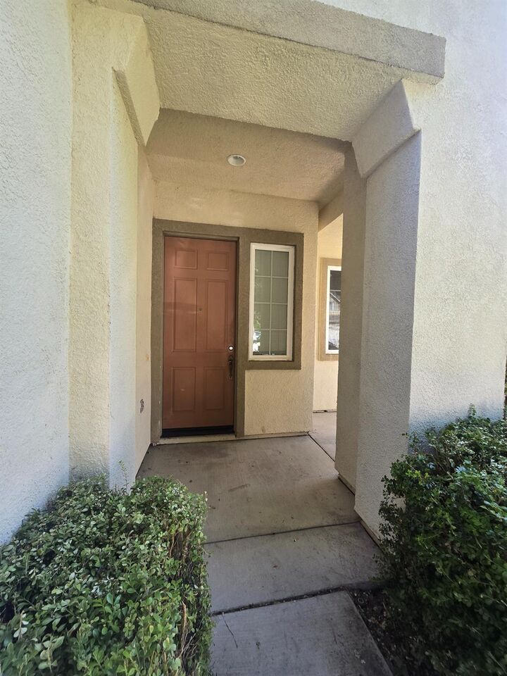 Property Photo: 10554 Rudder Way CA 95209