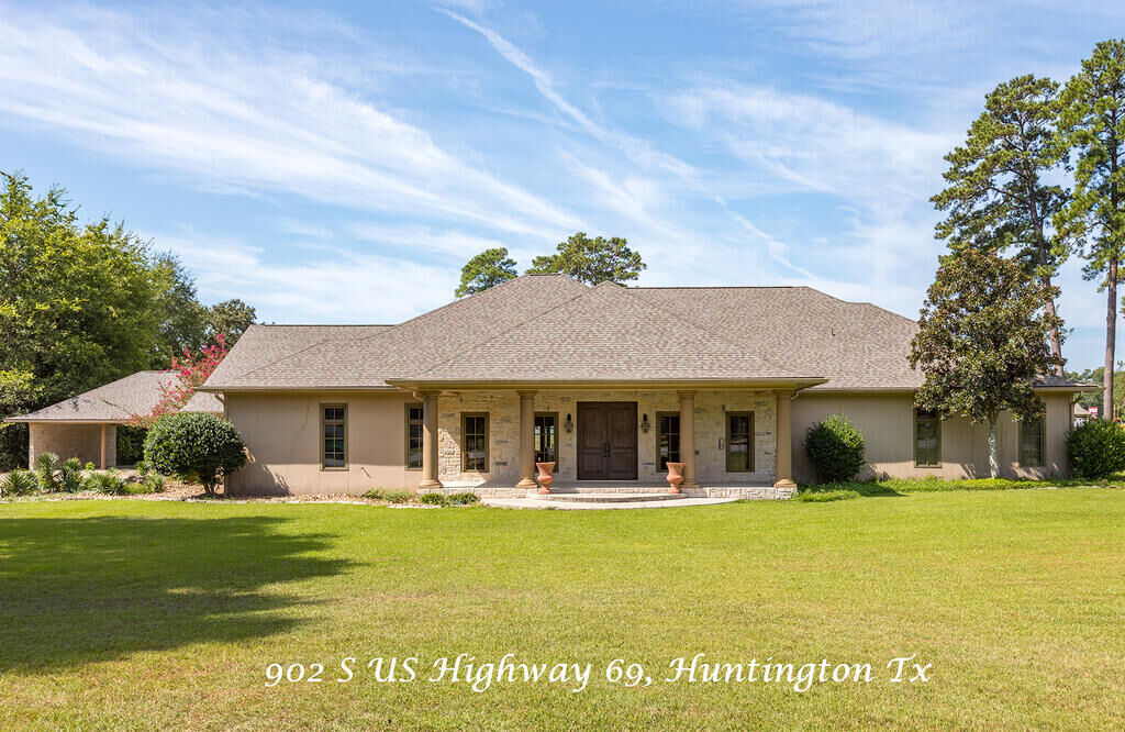 Property Photo:  902 S US Highway 69  TX 75949 