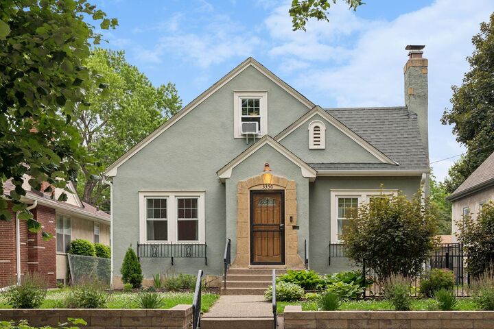 Property Photo:  3350 Xerxes Avenue North  MN 55412 