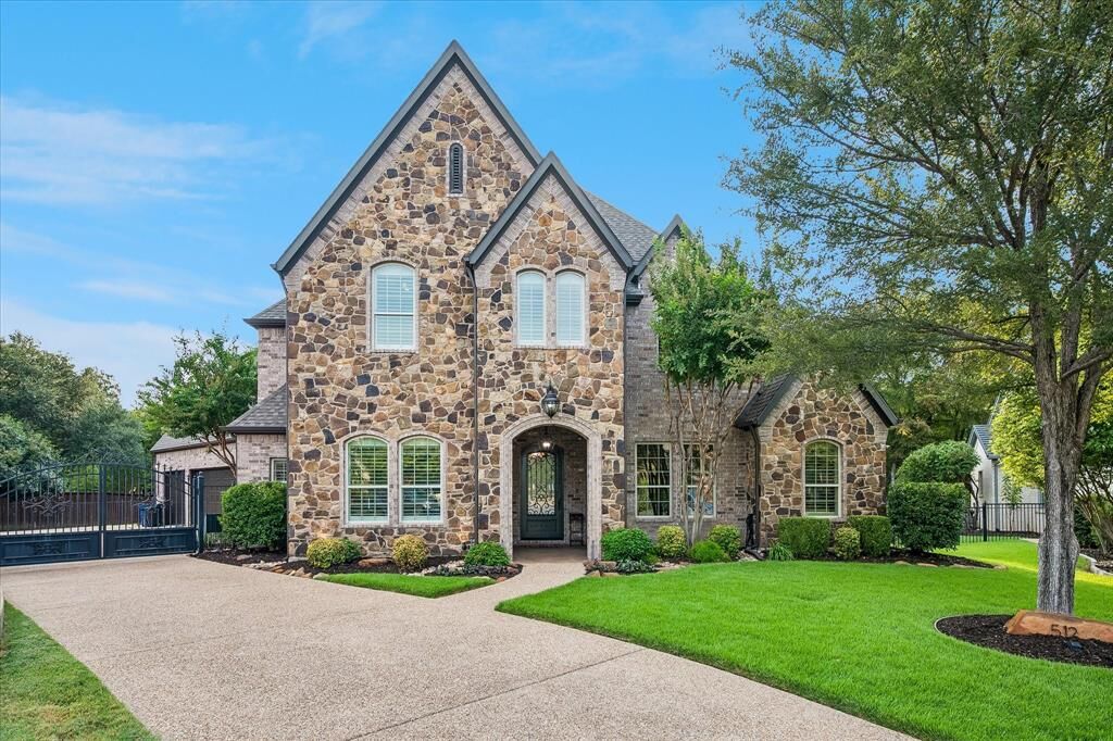 Property Photo:  512 Clear Vista Drive  TX 76262 