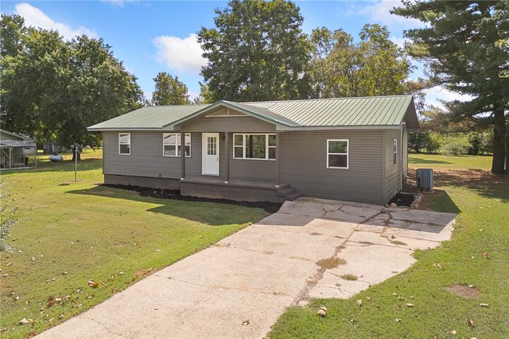 Property Photo:  18 Sue Street  AR 72685 