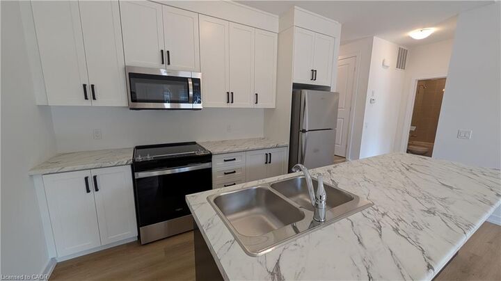 Property Photo: 71 Great Falls Boulevard 53 ON L8B 1Y5