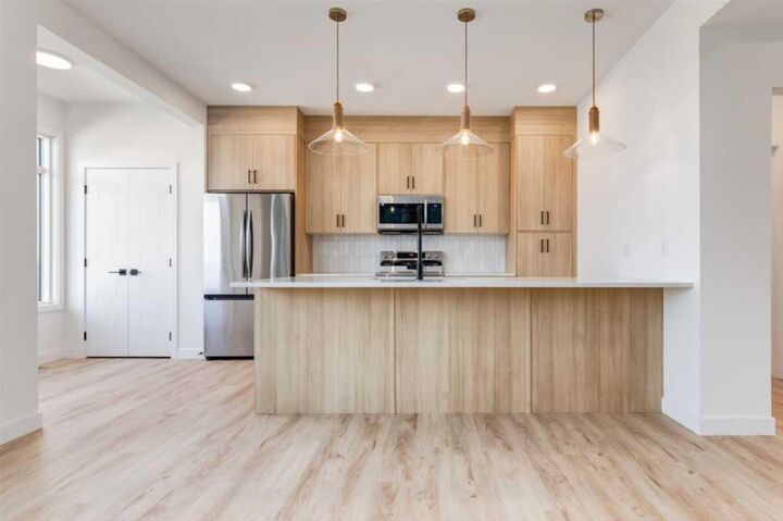 Property Photo:  819 Sora Boulevard SE  AB T3S 0M7 