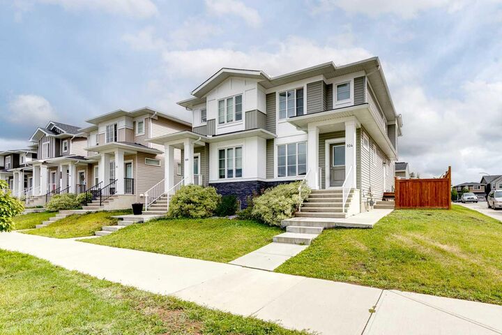 Property Photo:  104 Corner Meadows Gate NE  AB T3N 1J7 