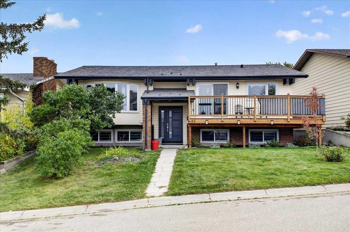 Photo de la propriété: 63 Beaconsfield Way NW AB T3K 1W9