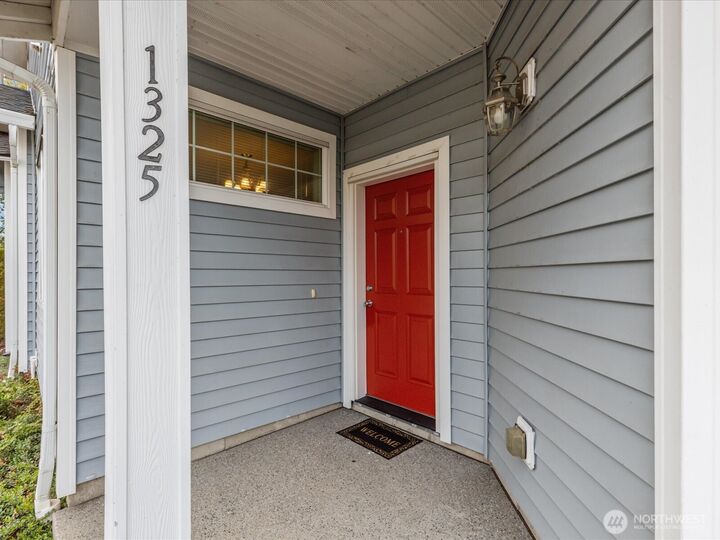 Property Photo: 1325 52nd Street NE WA 98002
