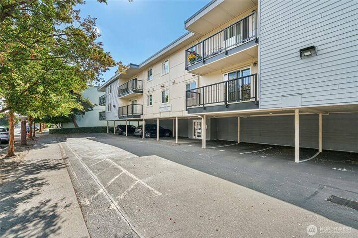 Property Photo:  9255  Greenwood Avenue N 38  WA 98103 