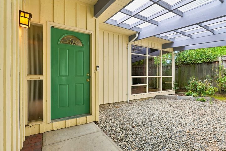 Property Photo:  2439  160th Avenue NE  WA 98008 