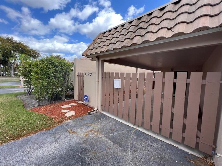 Property Photo:  3177 Coral Springs Drive 125  FL 33065 