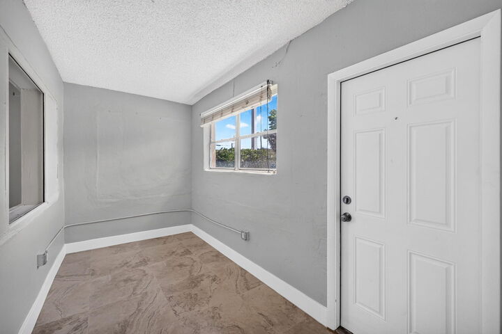 Property Photo:  2731 NW 6th Court  FL 33311 