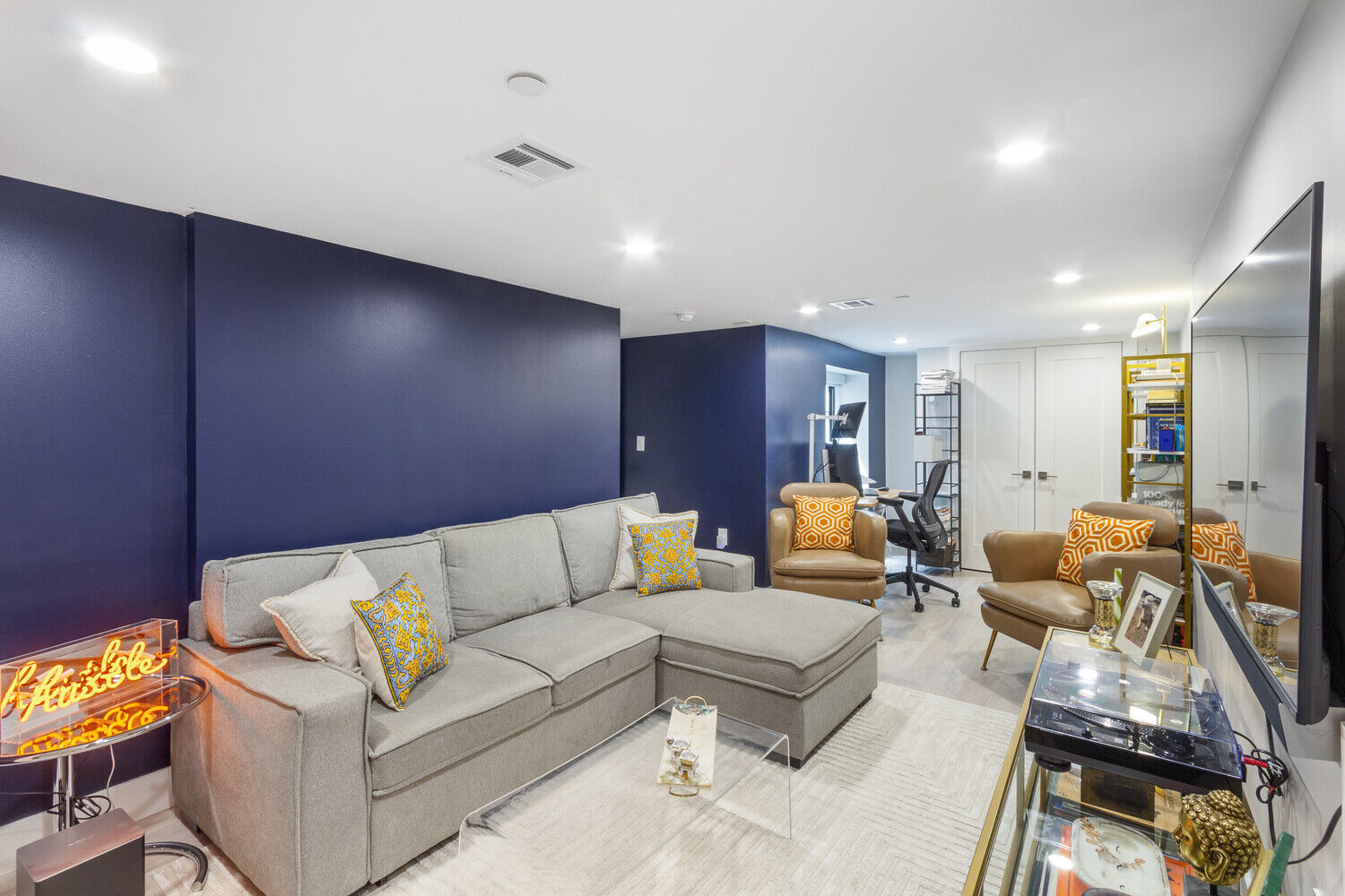 Property Photo:  573 Gates Avenue 1R  NY 11221 