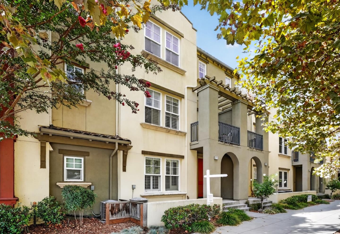 Property Photo: 211 West Evelyn Avenue CA 94041