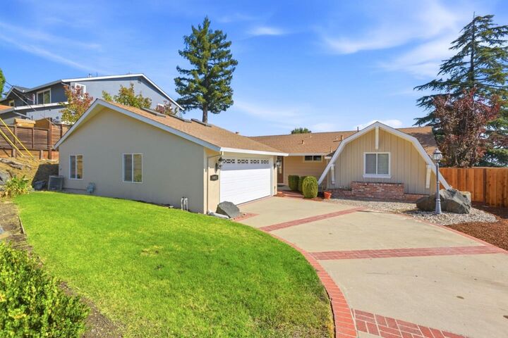 Property Photo: 1051 Hewitt Drive CA 94070