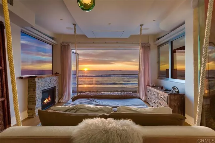 Property Photo:  3709 Ocean Front Walk  CA 92109 