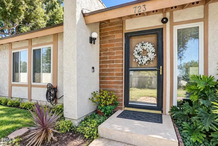 Property Photo: 723 Nandina Place CA 93036