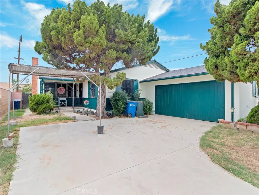 Property Photo: 13313 Spinning Avenue CA 90249