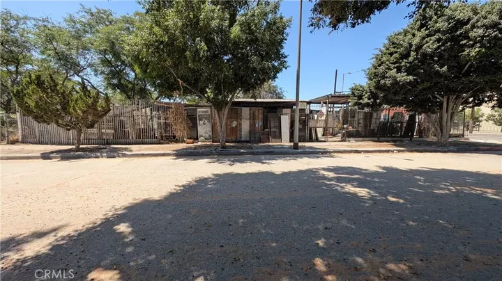 Property Photo:  1120 S Boyle  CA 90023 
