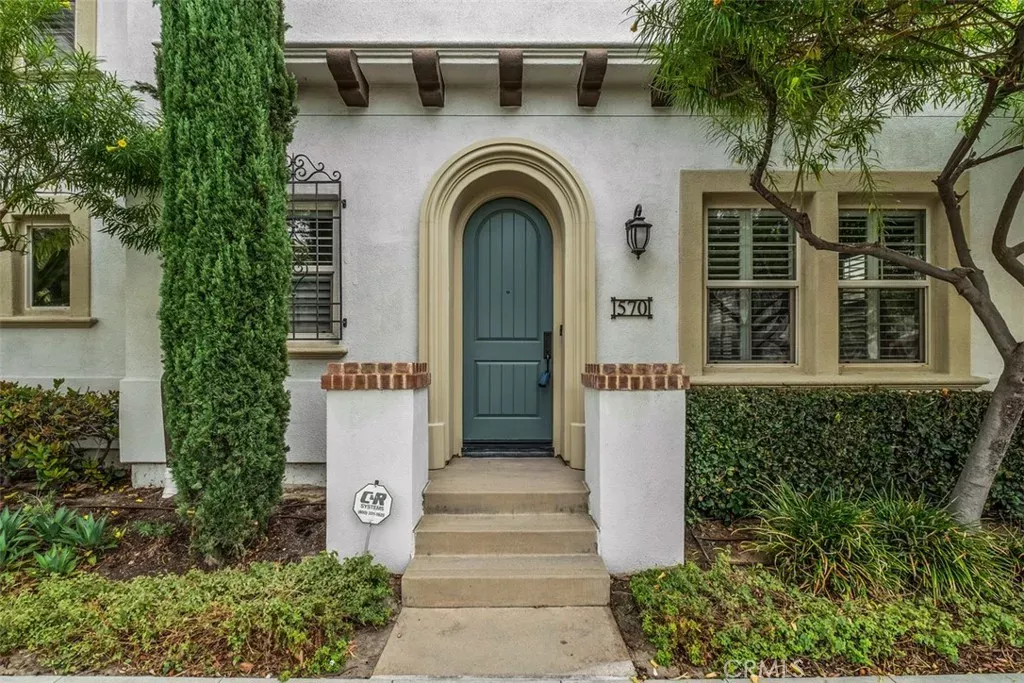 Property Photo:  570 S Kroeger Street  CA 92805 
