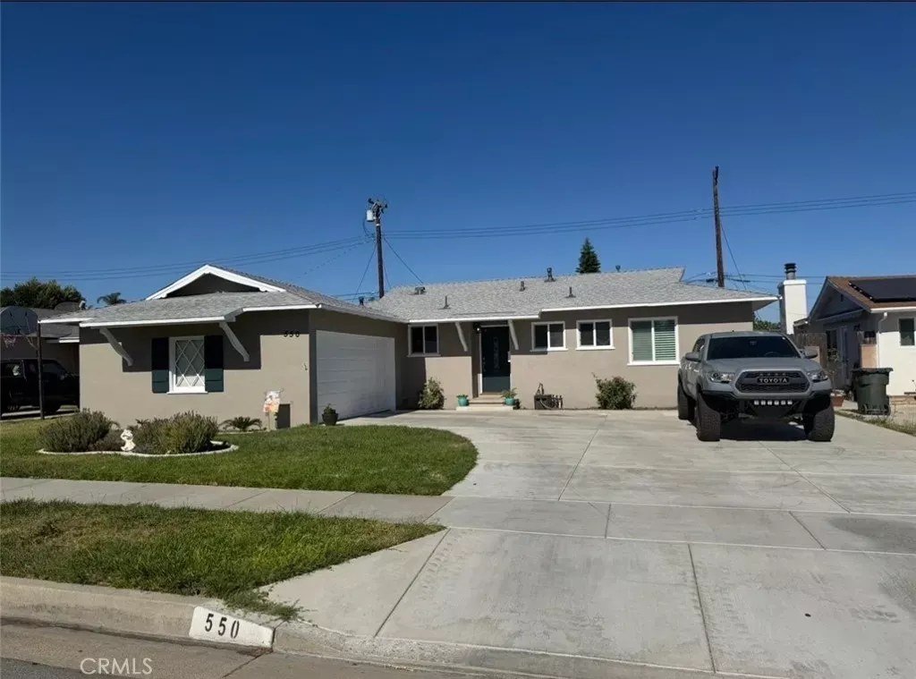 Property Photo: 550 Kern CA 90631