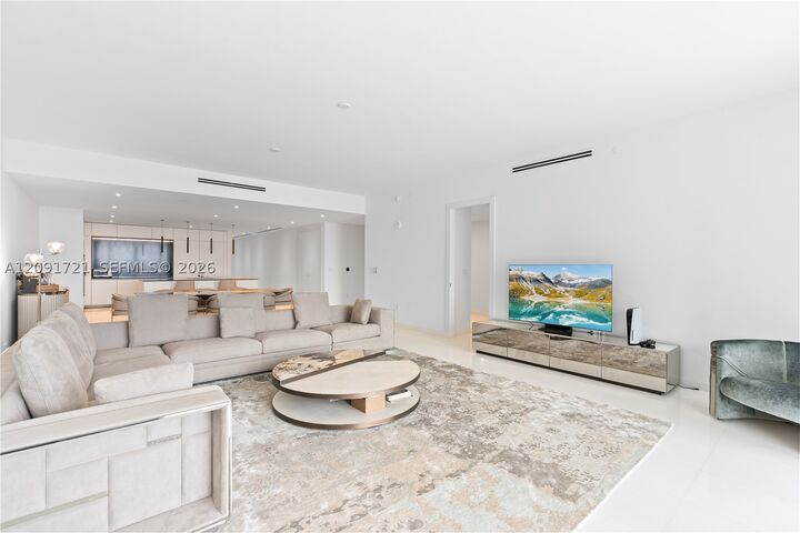 Property Photo:  300 Biscayne Boulevard Way 3304C  FL 33131 