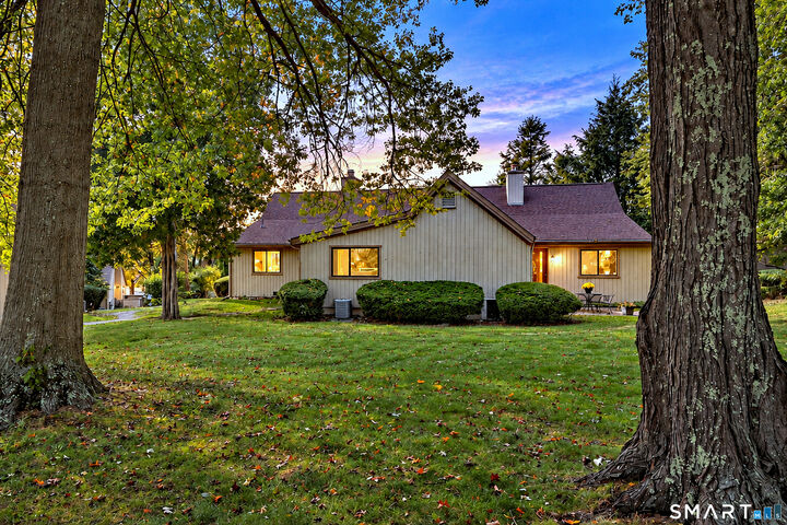 Property Photo:  55 Blackhawk Lane B  CT 06614 