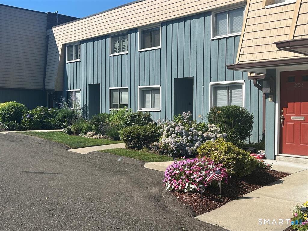 Property Photo:  1450 Melville Avenue 1450  CT 06825 