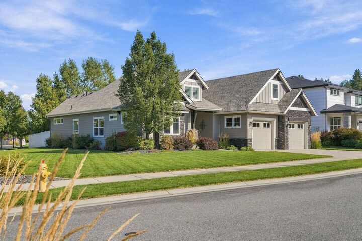 Property Photo:  24991 E Stonecrest Ct  WA 99019 