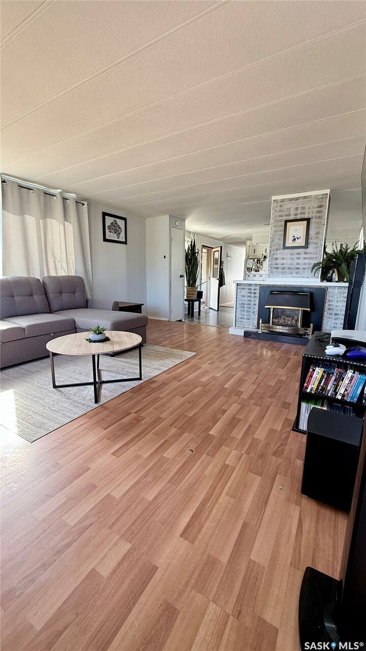 Property Photo:  460 Willow Park Greens  SK S4A 2S2 