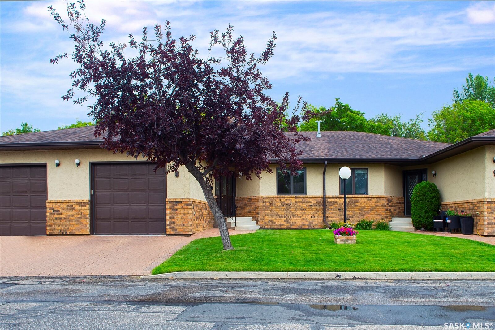 Property Photo:  3415 Calder Crescent 8  SK S7J 4Z9 