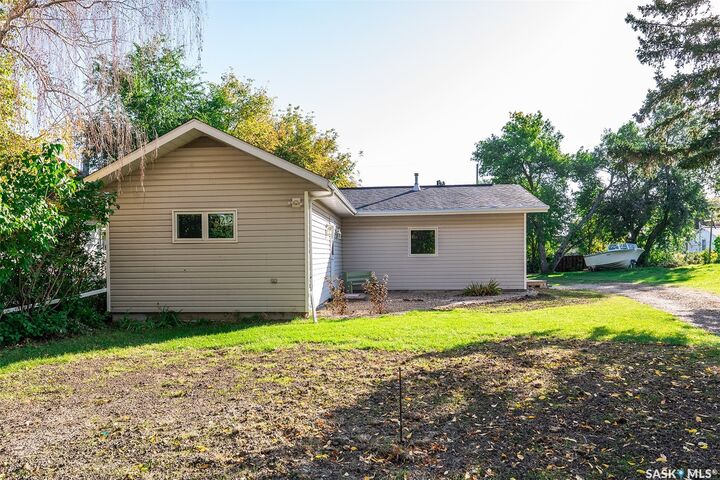 Property Photo: 212 5th Street E SK S0A 4T0