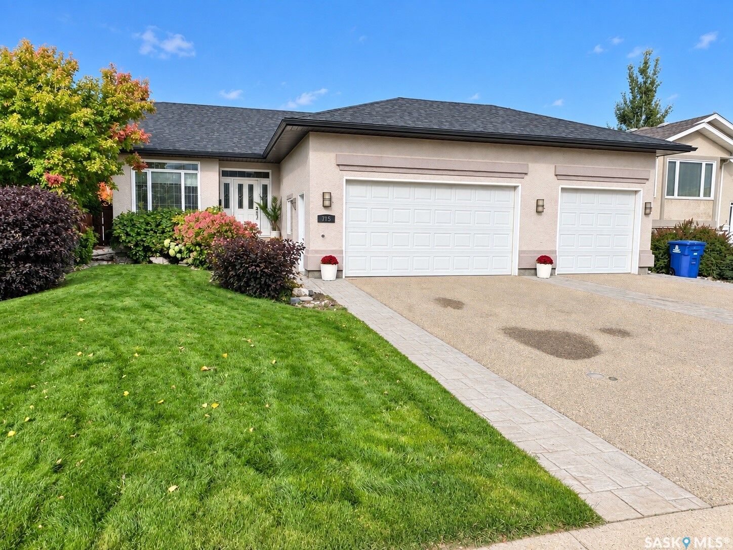Property Photo:  715 18th Street NE  SK S4H 3M2 