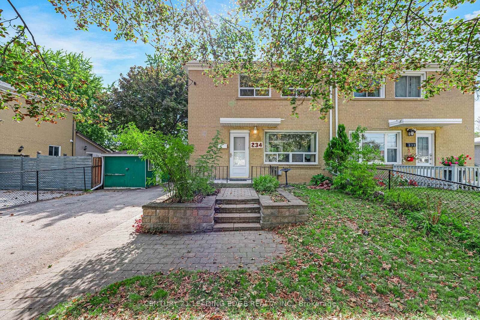 Photo de la propriété:  234 Beechy Drive  ON L4C 2X7 