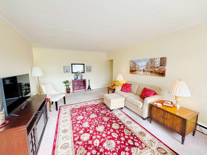 Property Photo:  824 Brant Street 25  ON L7R 2J5 