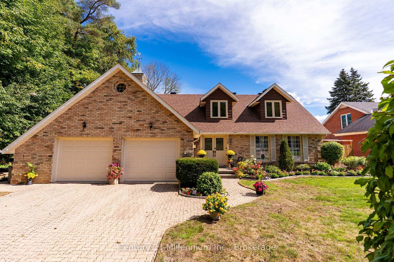 Property Photo:  449 6th Avenue W  ON N4K 6K1 